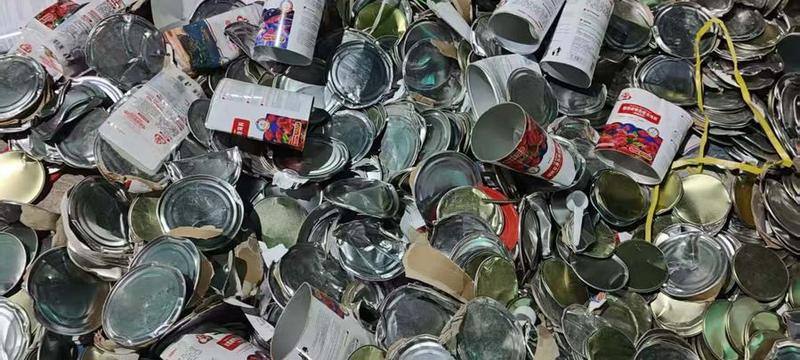 东莞食品销毁-过期食品罐压扁毁形
